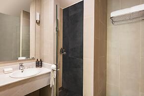 Adagio Doha