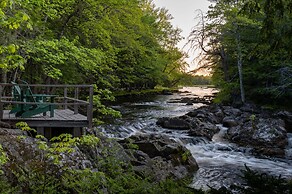 Mersey River Chalets a nature retreat