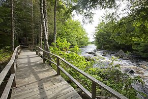 Mersey River Chalets a nature retreat