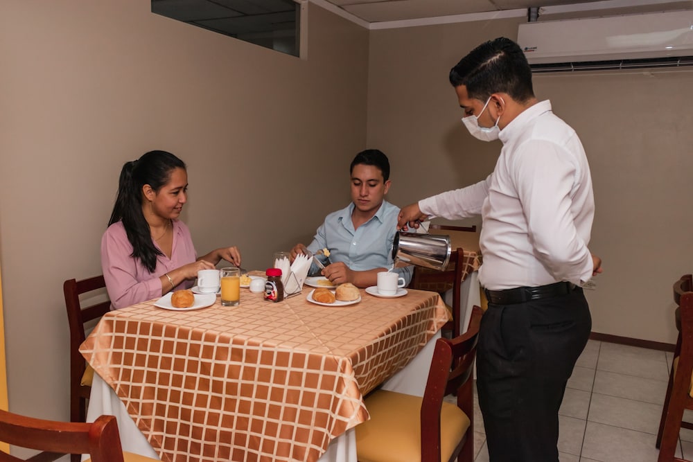 GRAND HOTEL MACHALA