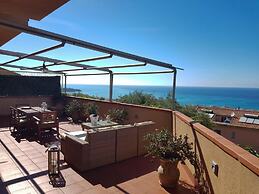 Seascape Terrace Spacious Apartment With Terrace