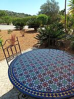 Casa de Apra by Portucasa