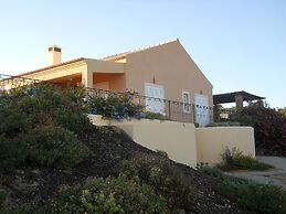 Casa de Apra by Portucasa