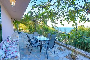 Antigoni Villa Ena in Longos