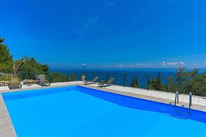 Antigoni Villa Ena in Longos