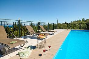 Antigoni Villa Ena in Longos