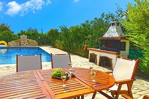Villa Leda Finiki in Latchi