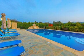 Villa Leda Finiki in Latchi