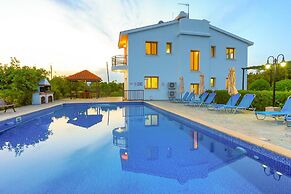 Villa Leda Finiki in Latchi
