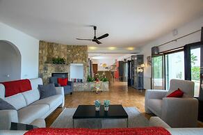 Villa Metacasa by Portucasa