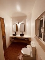 Casa Colinas Roxas by Portucasa