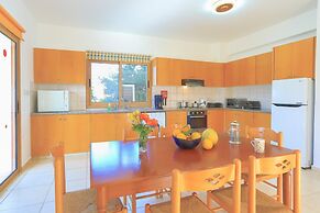 Villa Athina Finiki in Latchi