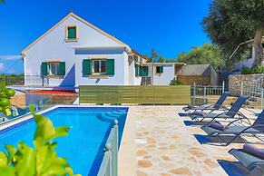 Villa Thea Antonis in Gaios