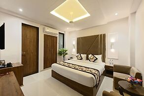 Avalon Palms Agra