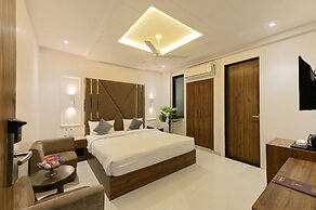Avalon Palms Agra