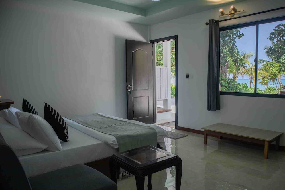 Clouds Beach Retreat Laamu