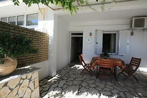 Dina Beach Front Apartment
