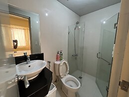 Del'S Condotel across NAIA Terminal 3