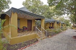 GIR LION SAFARI CAMP