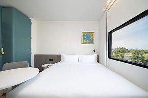 GO Hotel Bowin at Robinson Lifestyle