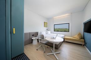 GO Hotel Bowin at Robinson Lifestyle