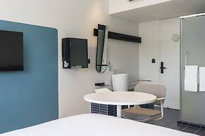 GO Hotel Bowin at Robinson Lifestyle