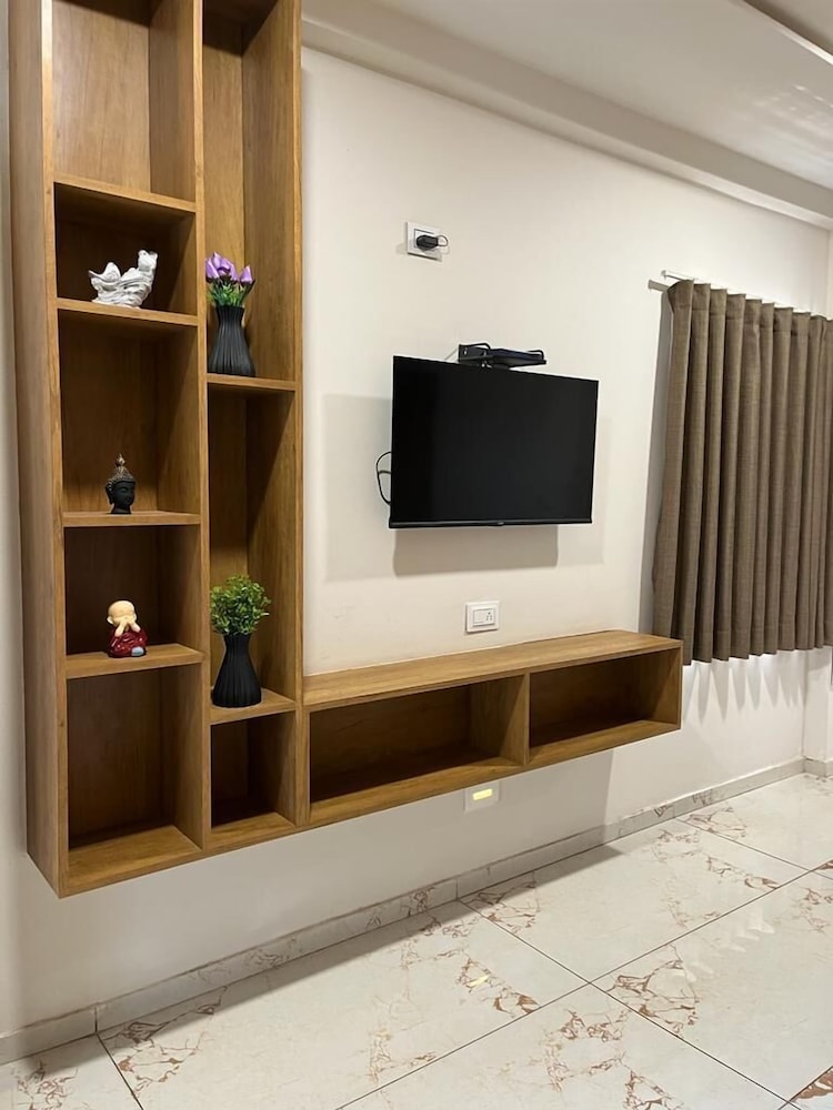 CLICK HOTEL TULSI