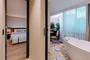 1616 HOTEL