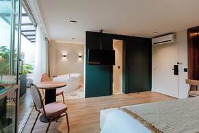 1616 HOTEL