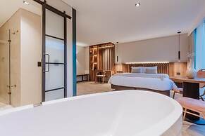 1616 HOTEL