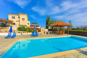 Villa Ira Finiki in Latchi