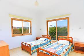 Villa Ira Finiki in Latchi
