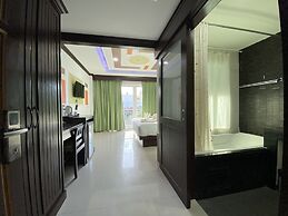 77 Patong Hotel & Spa