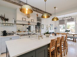 Rockstowes House