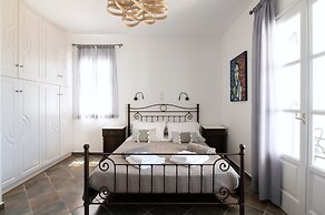 Sea Lilies Suites