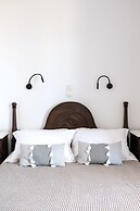 Sea Lilies Suites