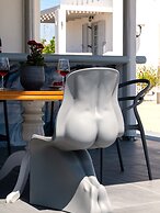 Sea Lilies Suites