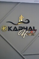 Karhal Hotel