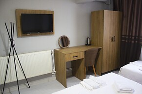 Karhal Hotel