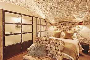 Alium Cottage Gileston Manor