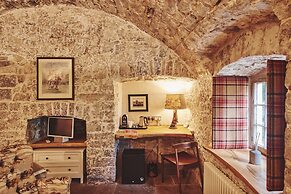 Alium Cottage Gileston Manor
