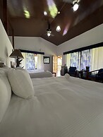 Blue Banyan Inn