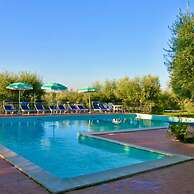 Willow apt With Shared Pool