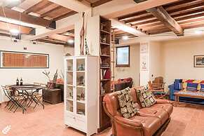 Willow apt With Shared Pool