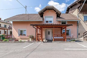 Pool House Mr ek Family Friendly