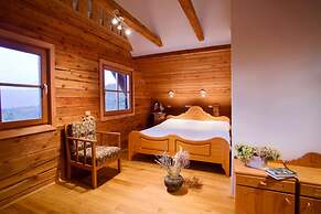 Chalet Podgorje With Pool