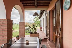 Laurel apt With Shared Pool