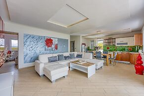 Pool Apartment Debeli Rti 3