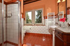 Villa Paradiso 12 in Casole d Elsa