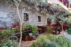 Countryside House Leila